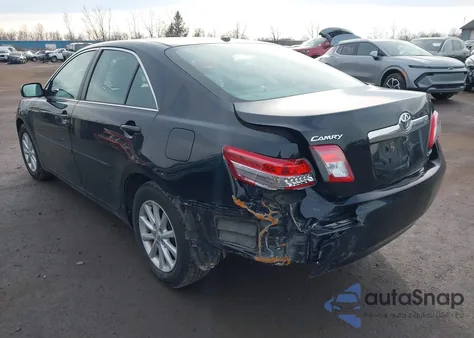 2011 Toyota Camry Xle z USA, uszkodzony, nr VIN 4T4BF3EK3BR168182